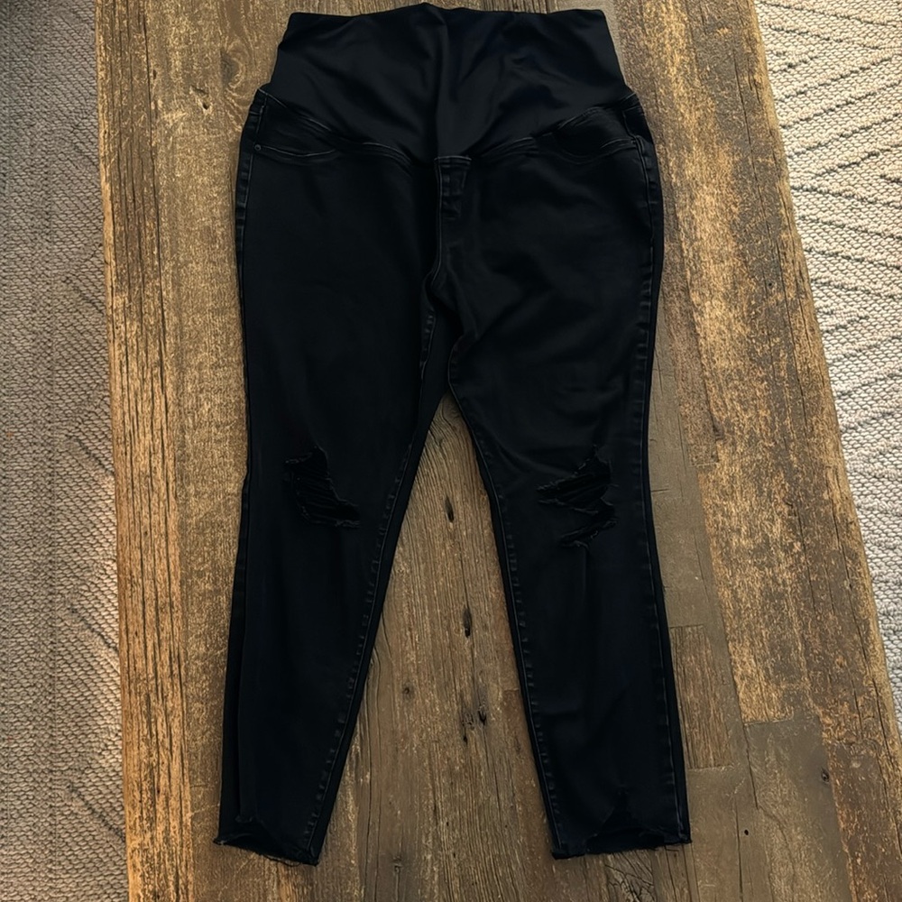 Isabel Maternity‎ Distressed Skinny Jeans